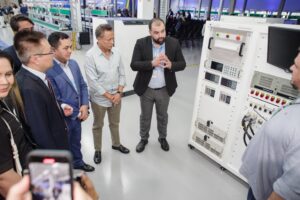 Visita à fábrica na Cerimônia de Inauguração da Fábrica da Livoltek Brasil em Manaus